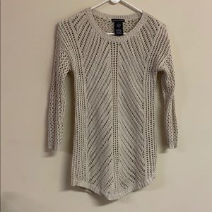 Off White 3/4 sleeved sweater